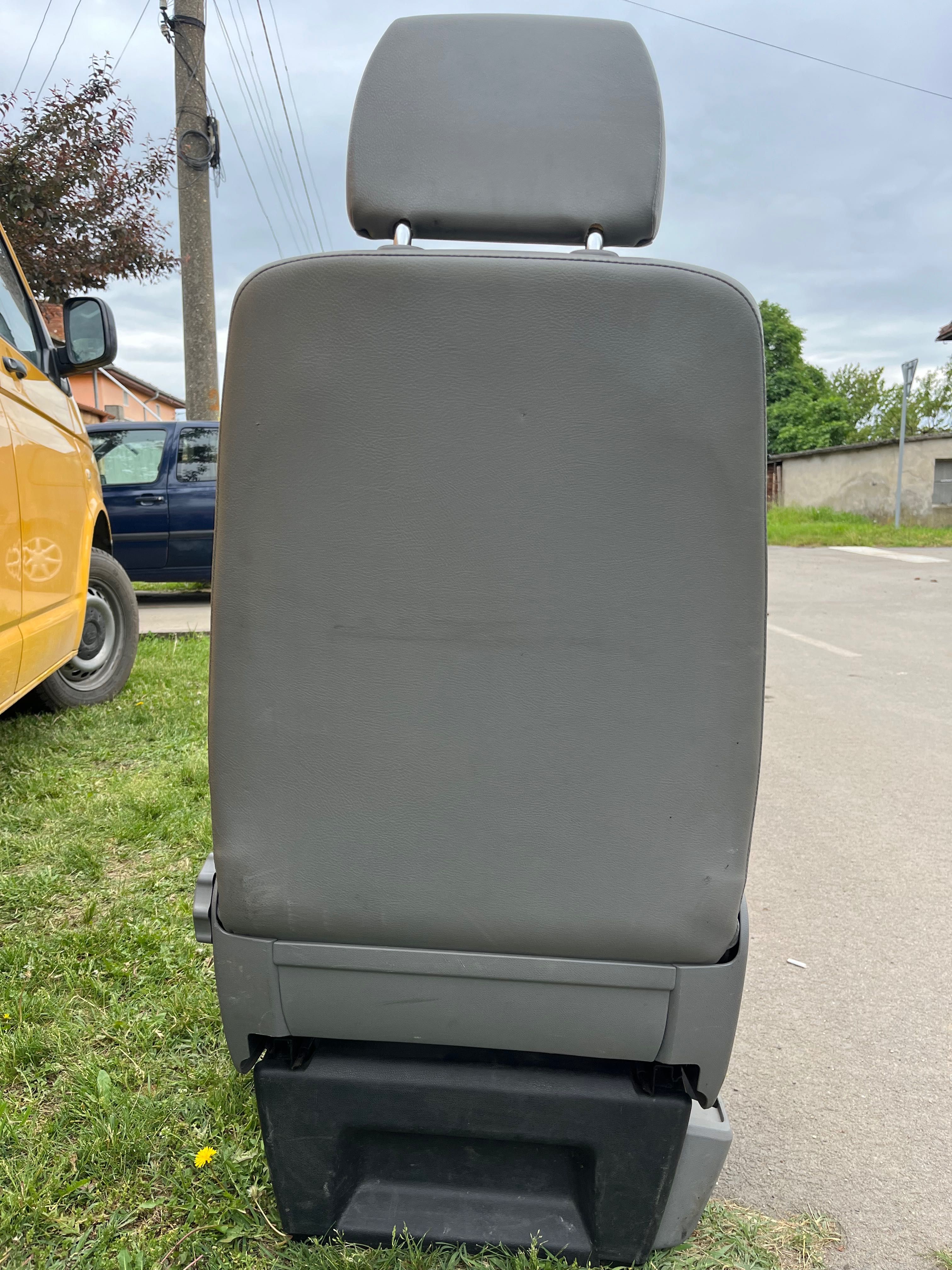 Седалка vw t5 единична пасажерска