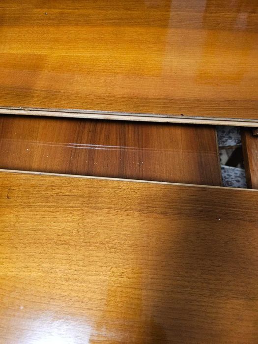 Masă extensibilă din lemn masiv + 6 scaune, stare foarte bună