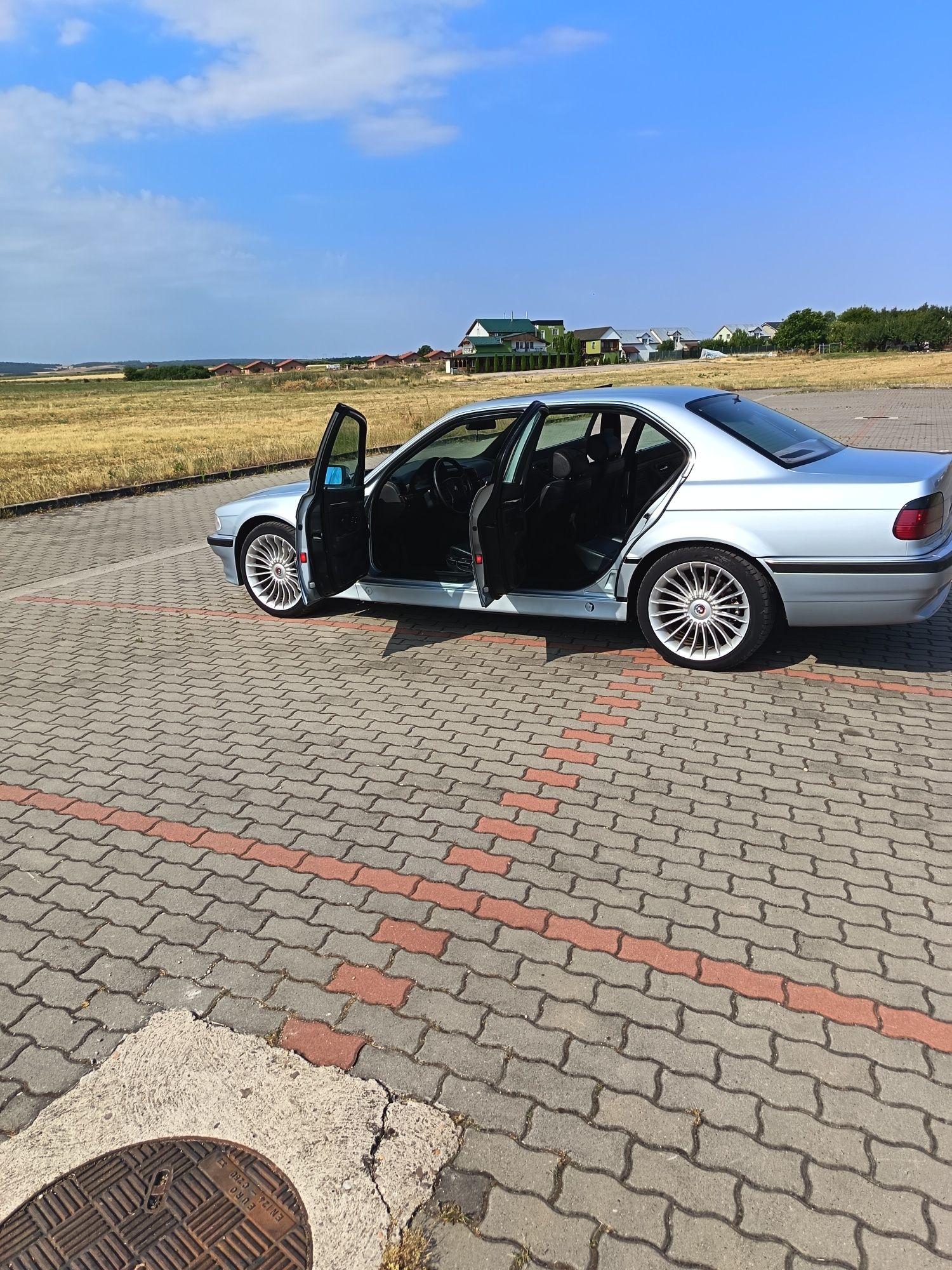 BMW E38 2.8 benzina