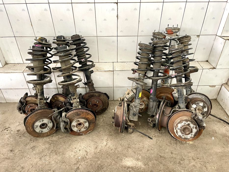 Амортизаторы на Camry 20 25 Камри 20 25