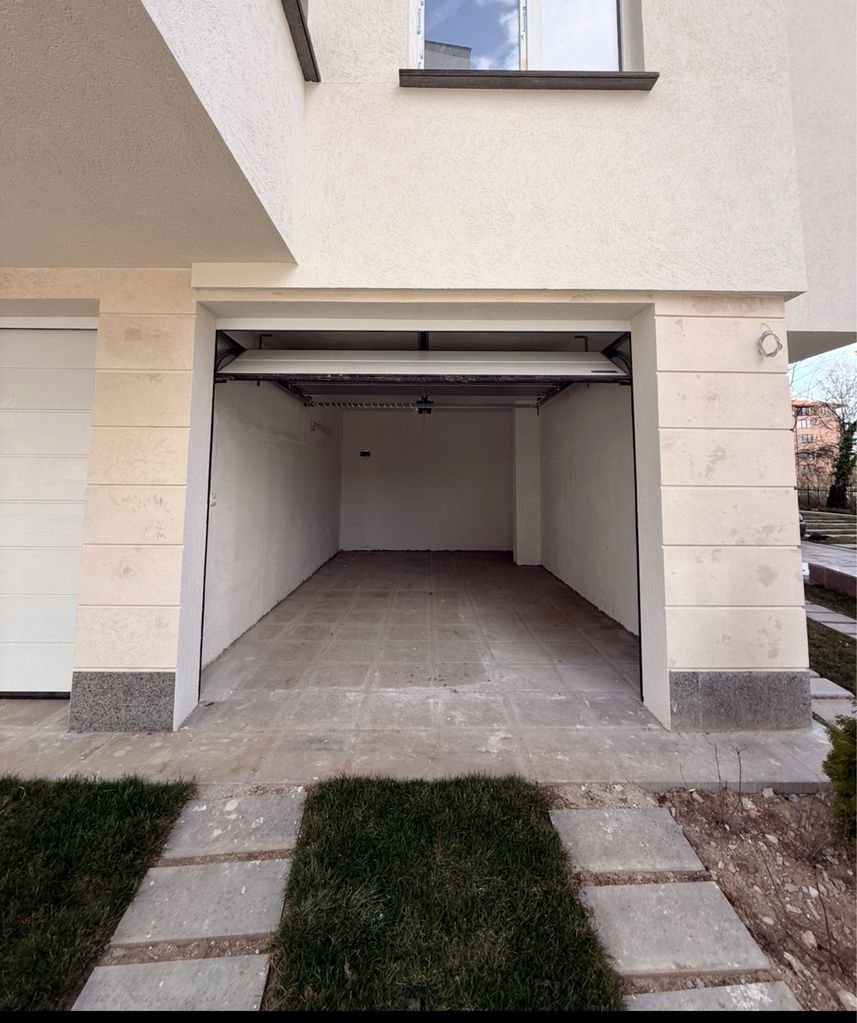 Дава се под наем Гараж / Паркомясто в София, Витоша - 25 кв.м за 178.5 € - Снимка #2