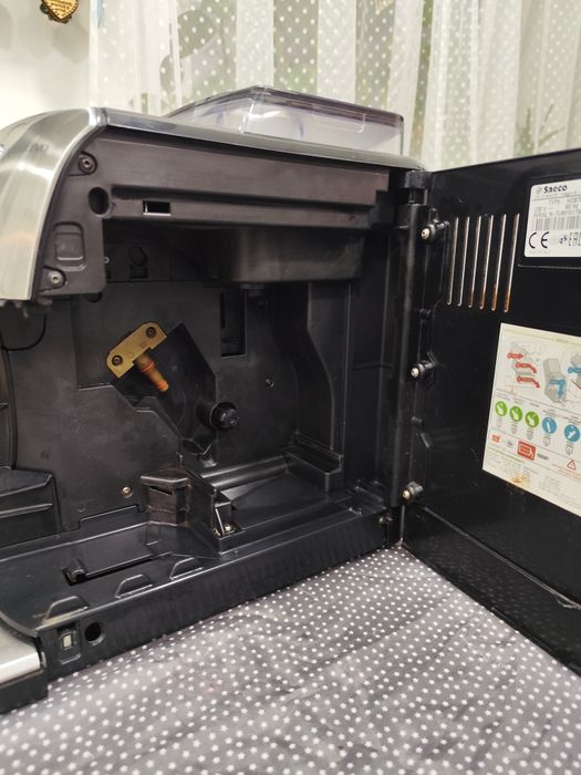 Vând espressor Saeco Intelia Evo