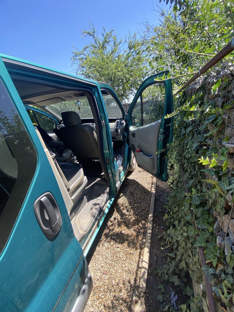 Ranault trafic 3200€ negociabil