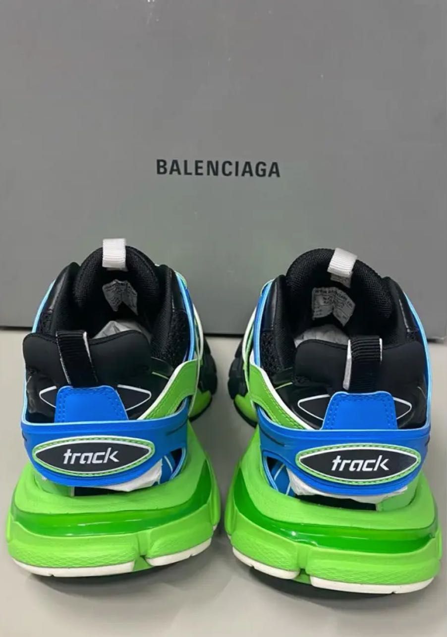 Vand Balenciaga Track