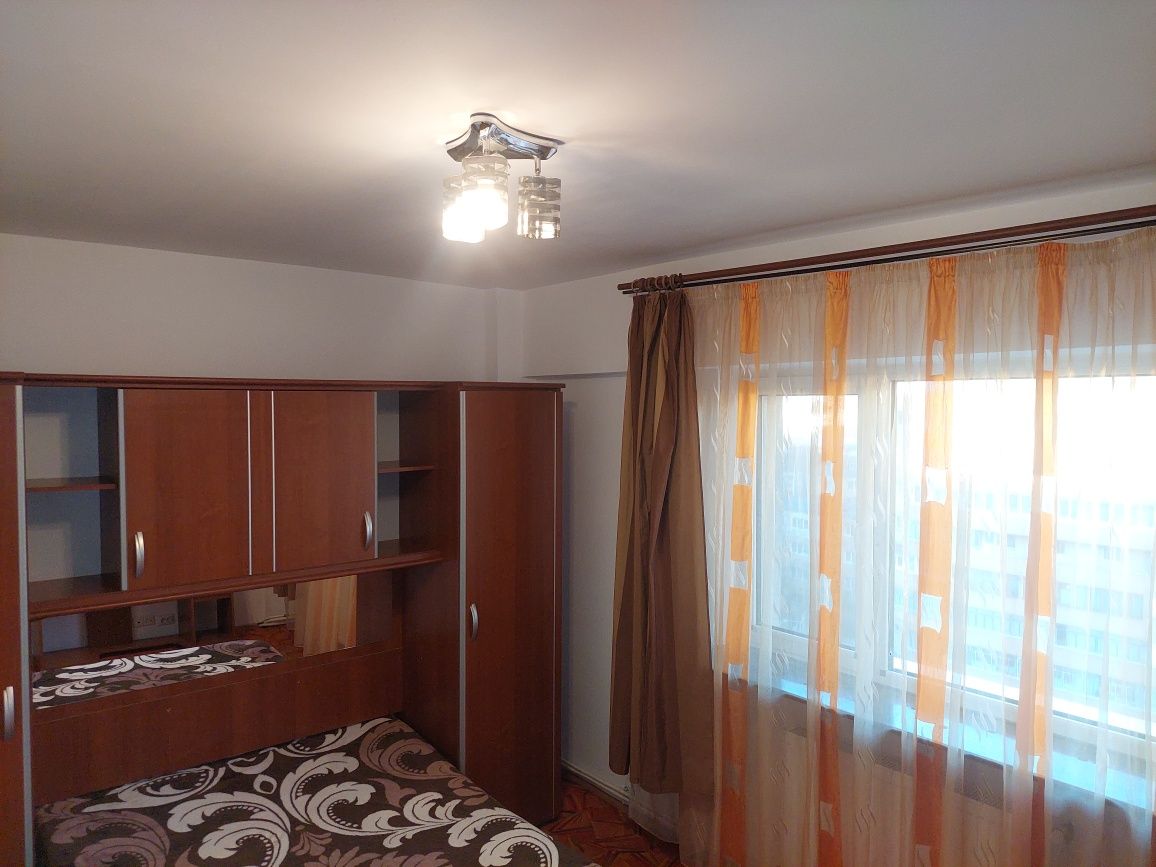 George Enescu. Ofer spre închiriere apartament 2 camere decomandat