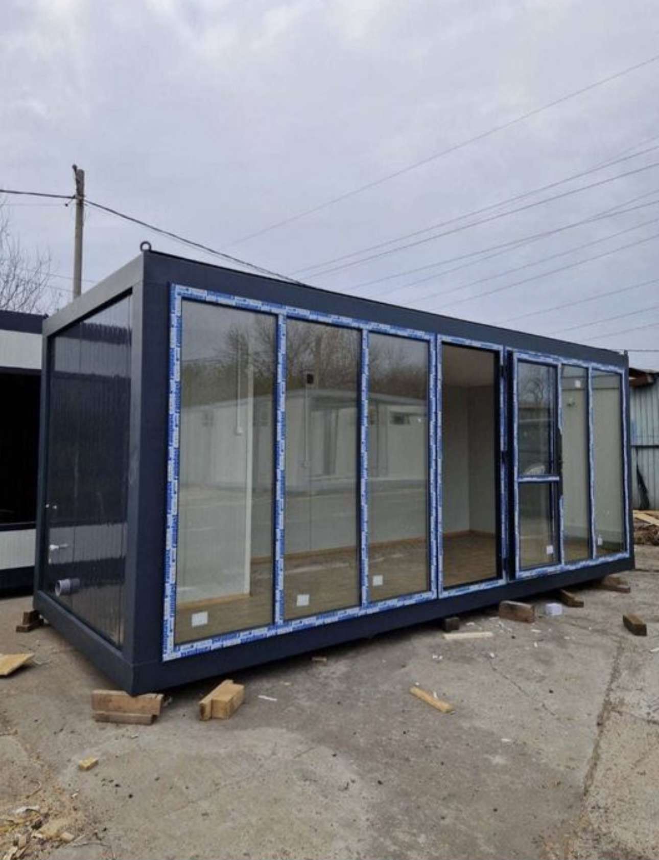 Containere modulare cu vitrina
