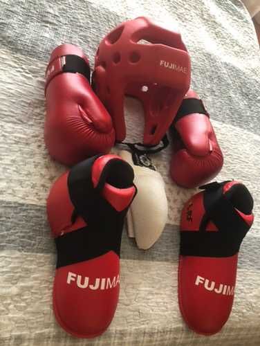 Протектори Fujimae червени