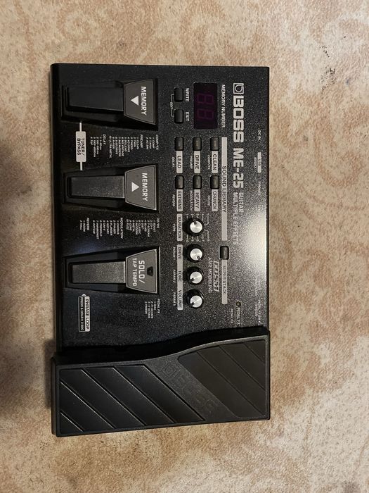 Pedala Efect Chitara Boss ME 25