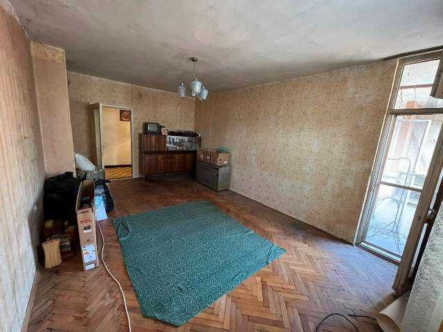 Продава се Тристаен апартамент в Търговище, Център - 90 кв.м за 935 €/кв.м - Снимка #10