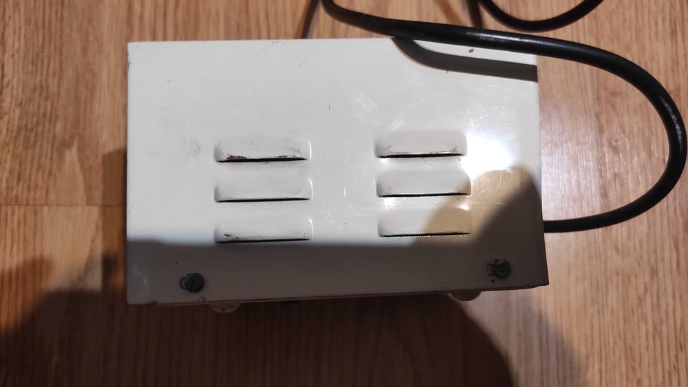 transformator alb traf de 110v din 220v face 110v 150w cu proba