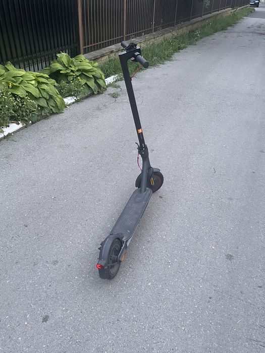 Vând trotinetă electrică