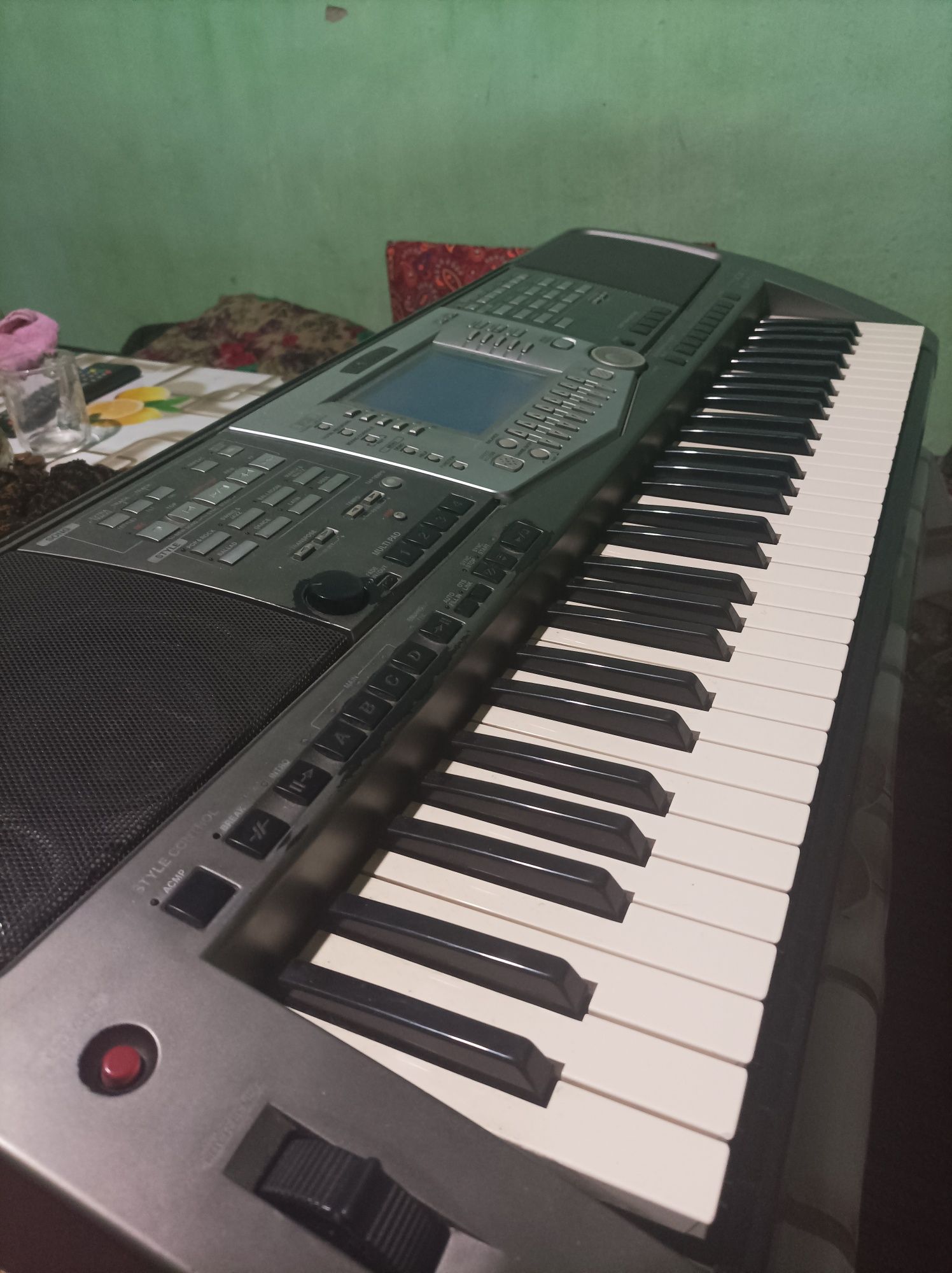 Yamaha PSR 1000 в хорошем состоянии