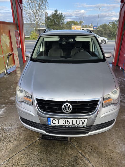 Volkswagen Touran 7 locuri