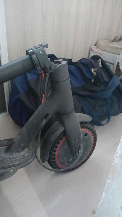 Хочу обмен на шоссейники , есть 2 безвоздушных шин , минусов нет