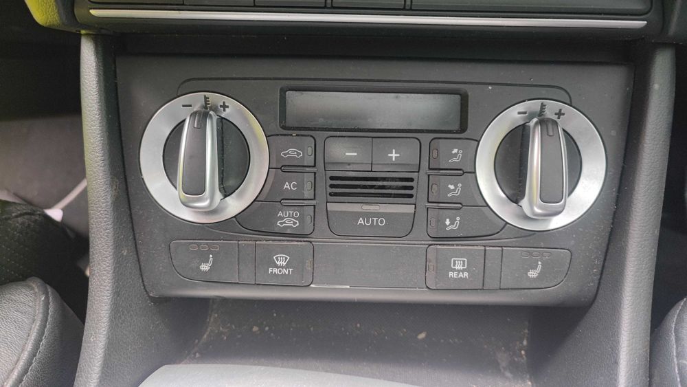 Дисплей навигация Multimedia климатроник екран Audi Q3 Ауди 8U0