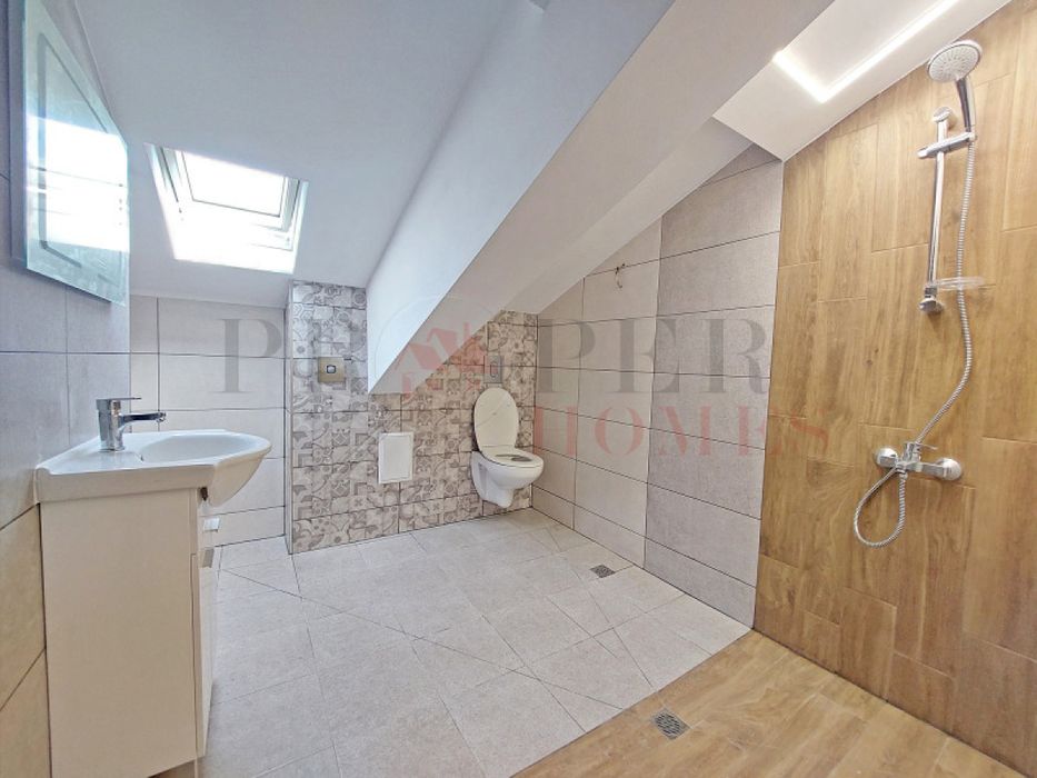 Отличен Мезонет с Две Спални в Центъра