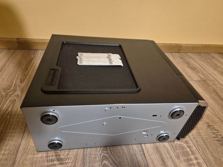 Carcasa Gigabyte Posedion 310 Black