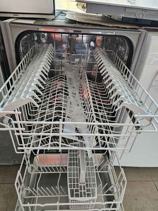 Black Friday Съдомиялна за пълно вграждане Whirlpool 45см Клас