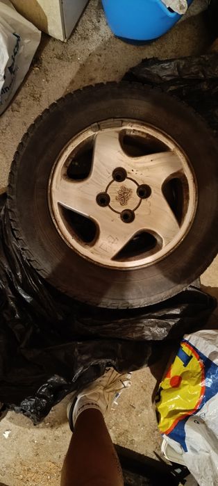 Джанти със зимни гуми за Пежо R14