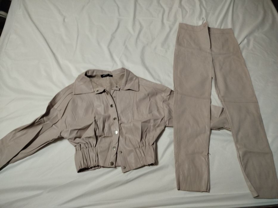 Двойка женский кожа утеплёный туретский продаю