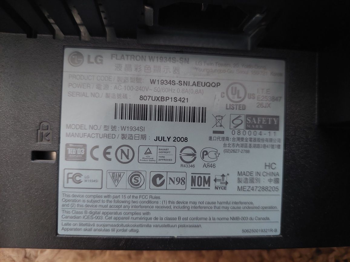 Monitor LG flatron ,diagonala 19 inch ,stare buna