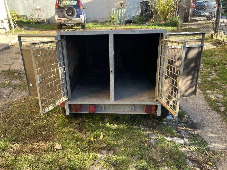 Ремарке за превозване на кучета