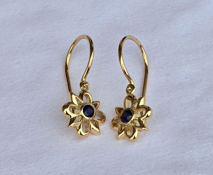 Cercei din aur galben cu safire naturale, handmade