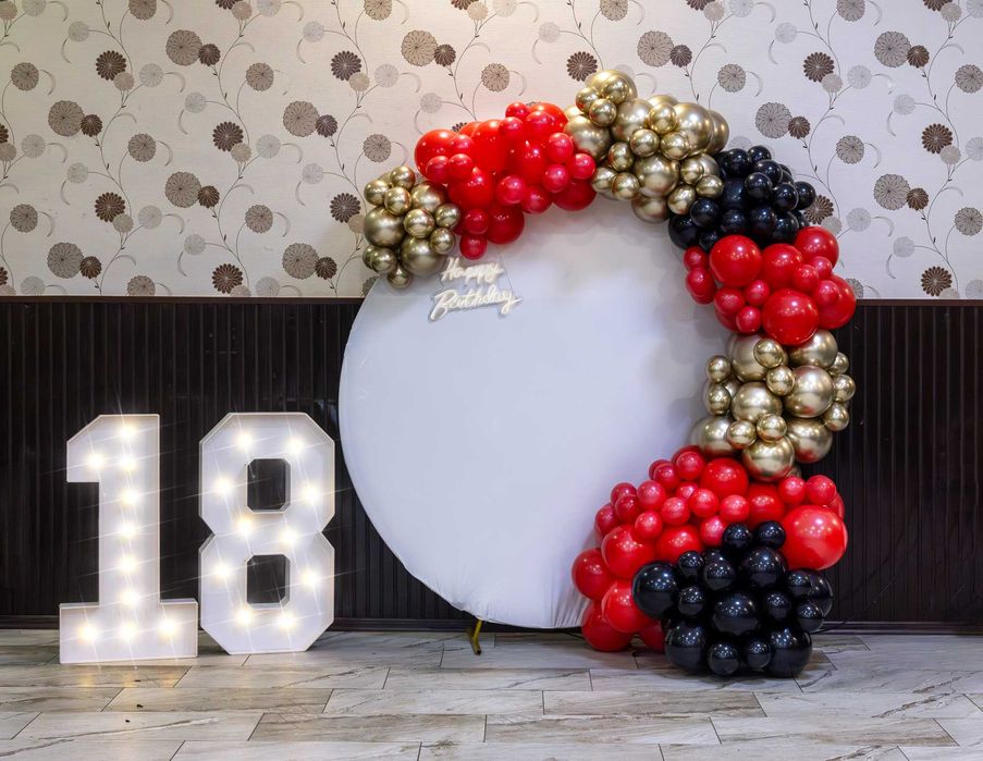 Aranjamente baloane pe arcada rotunda Majorate Botezuri Magazine