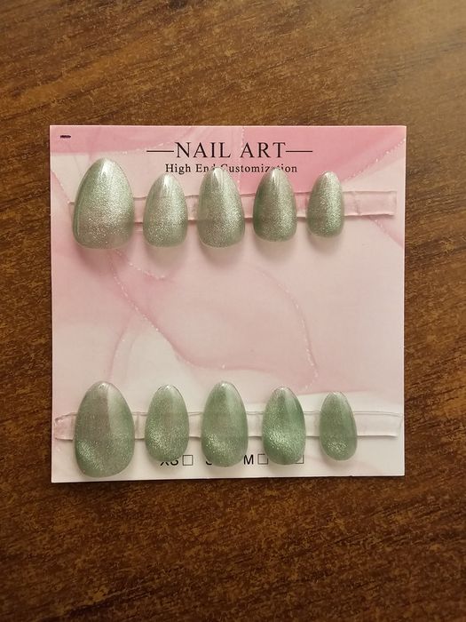 Press on nails + kit