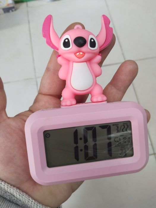 Електронен часовник Stitch