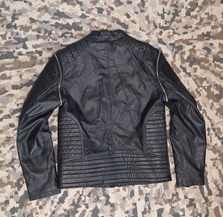 Рокерско яке със свалящи се ръкави