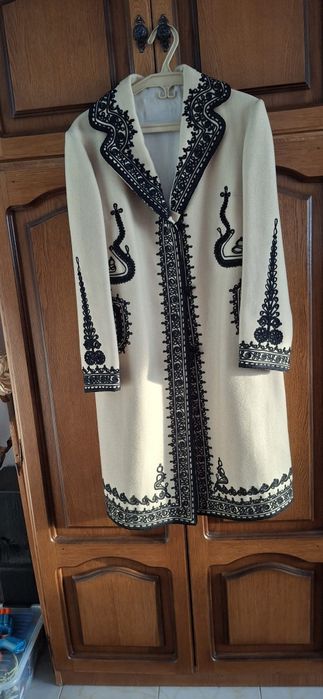 Suman Romanesc brodat manual