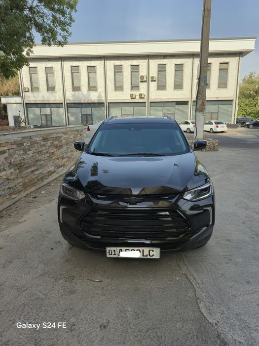 Tracker 2 premier sotiladi