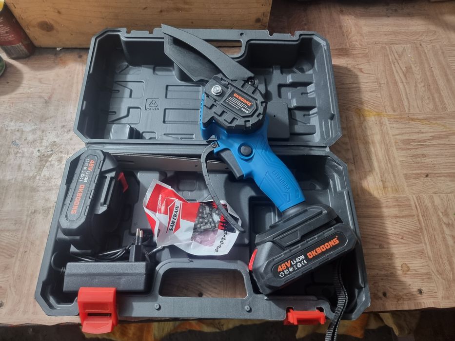 Se vinde mini ferastrau electric nou