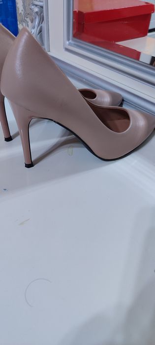 Labutin tufli 37 razmer holati zor