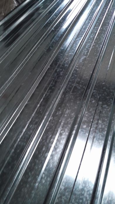 Tabla cutata zincata și colorata de 190x90sau200x90 grosimi de0.25 0.3