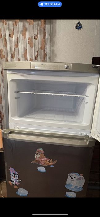 Холодильник, все рабоатет