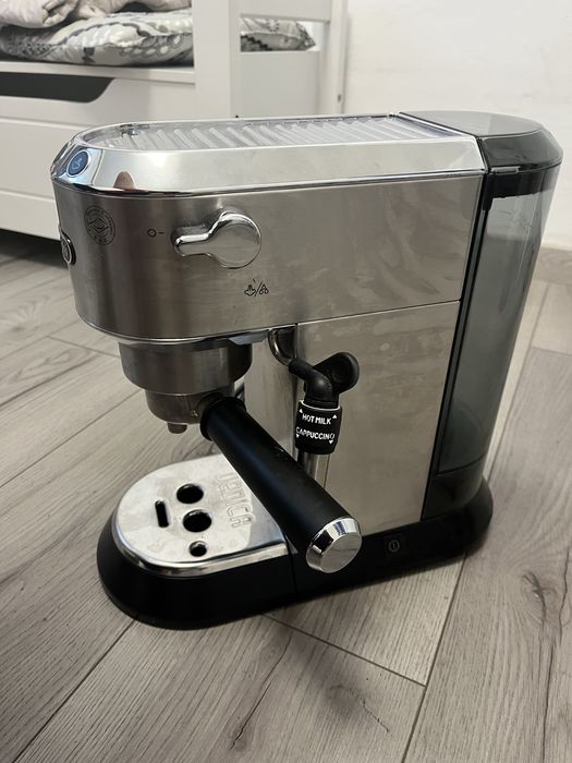 Vând aparat cafea Delonghi Dedica
