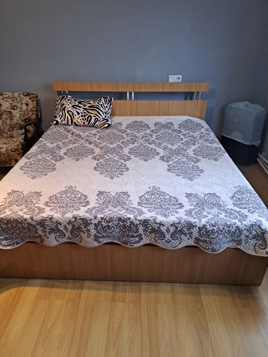 Pat dormitor și dressing