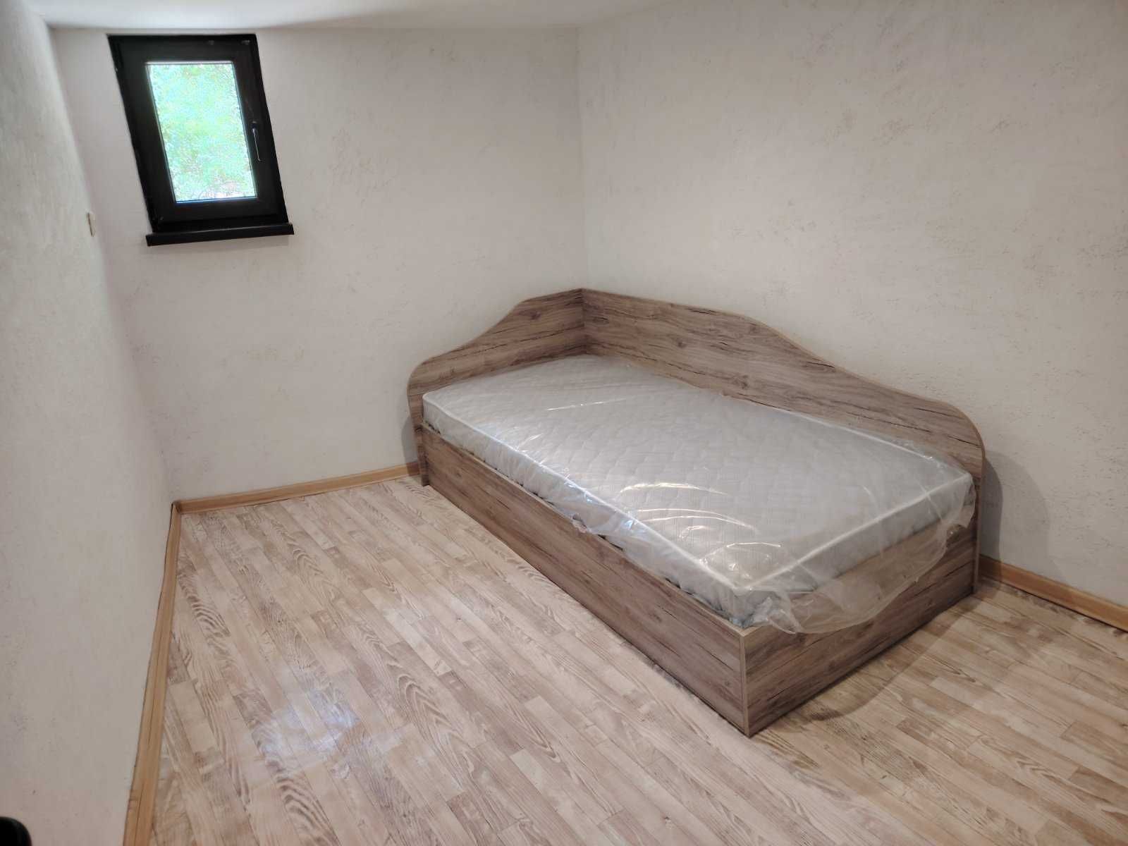 Реновирана къща, 80 кв.м, 760 кв.м. двор, на 55 км. от София