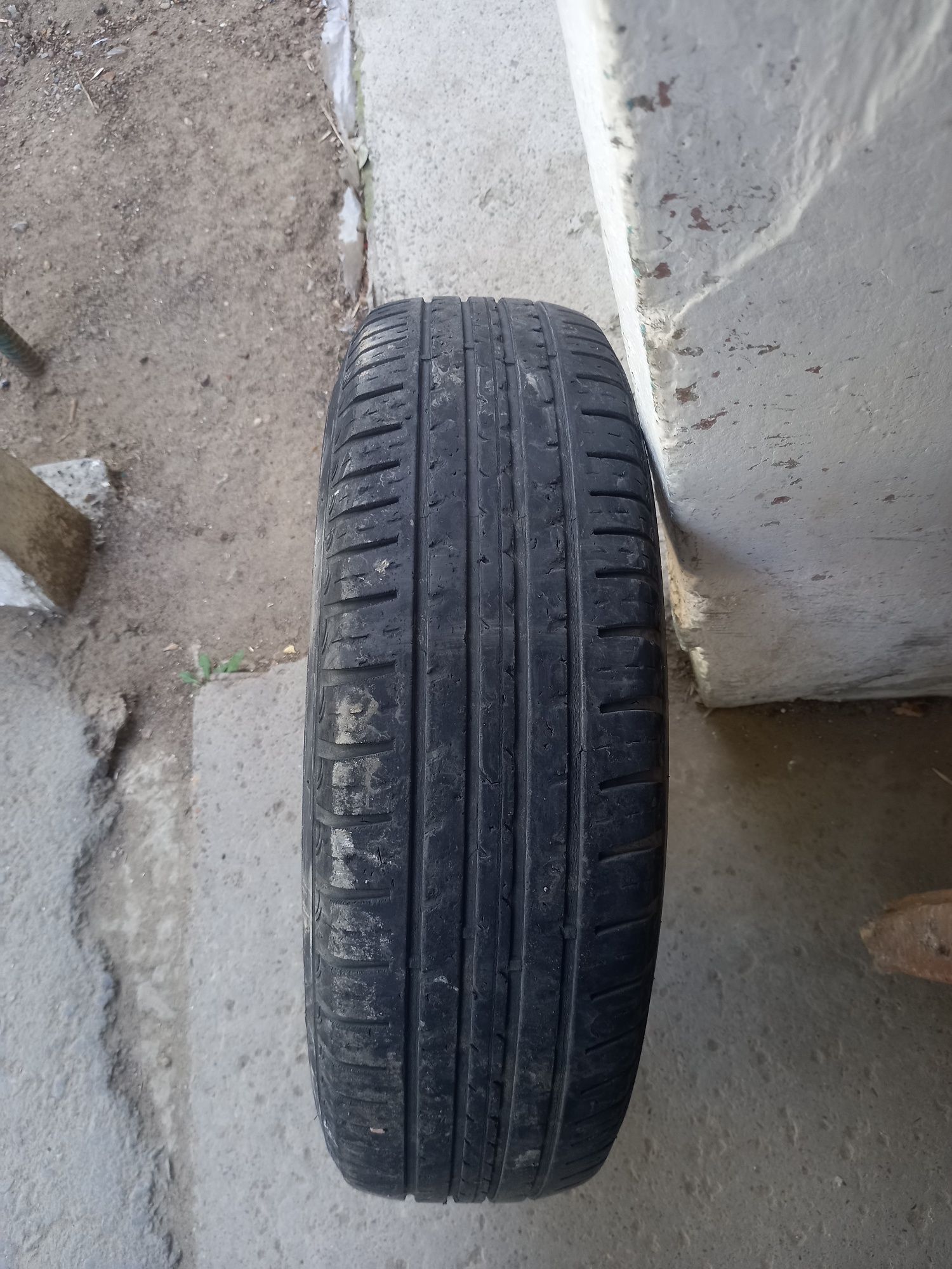 Продам шины б/у размер 185/75 R14