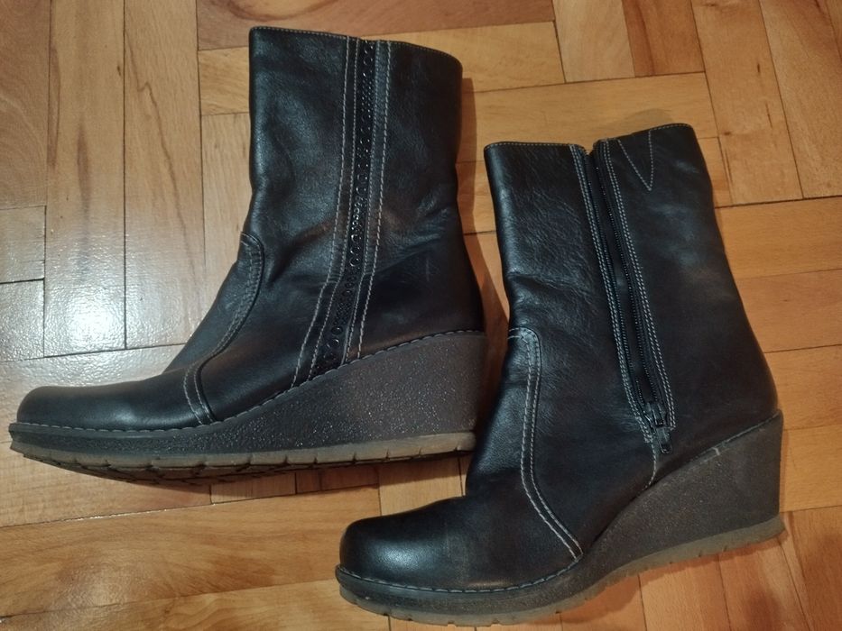 Много топли и удобни боти от естествена кожа
