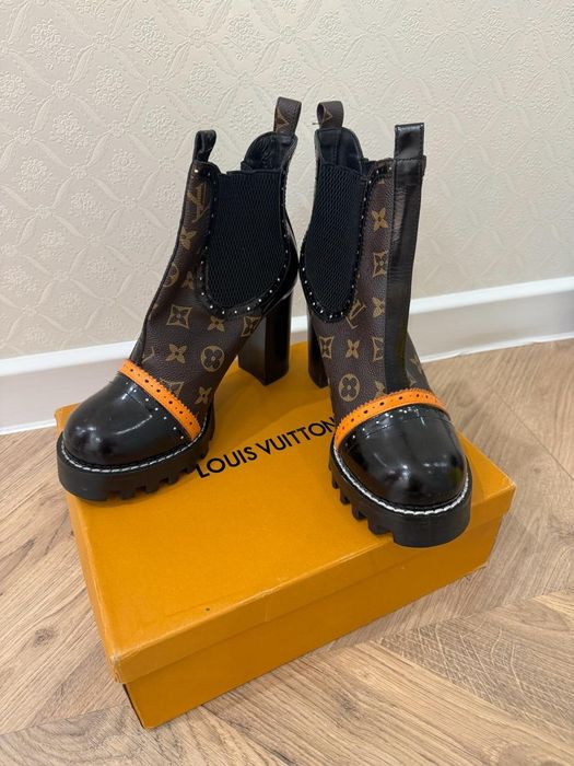 Продам женскую обувь