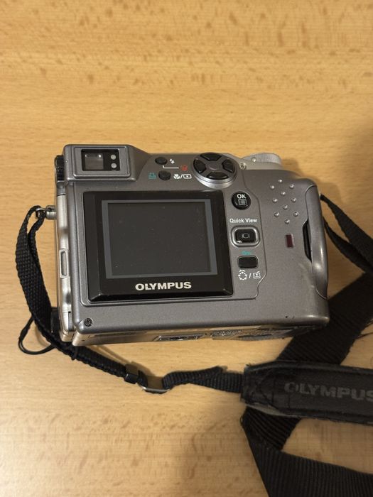 Фотоапарати и Камери ( Canon, Olympus )