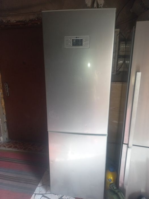 Продам холодильник