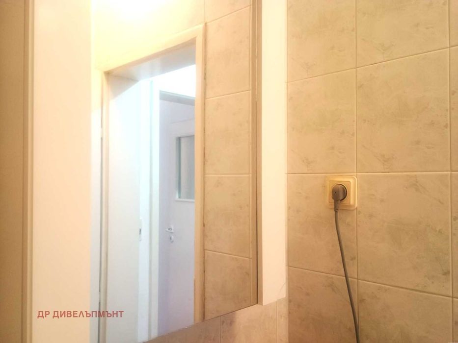 Дава се под наем Едностаен апартамент в София, Център - 31 кв.м за 407.49 € - Снимка #11