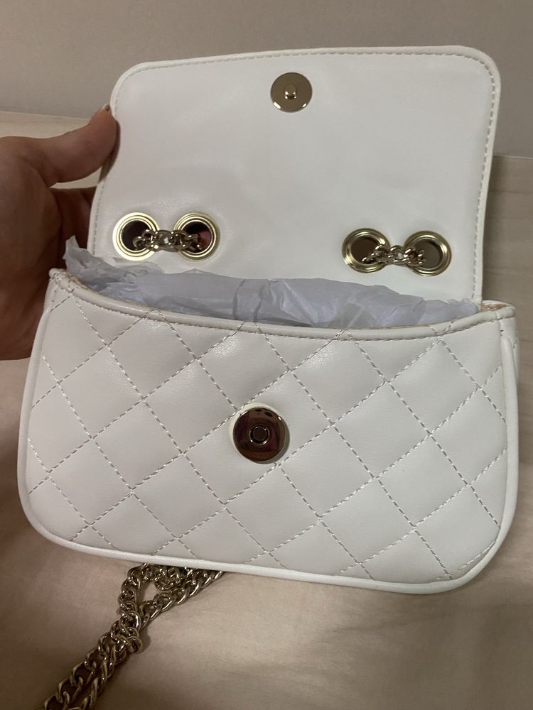 Оригинална чанта Guess