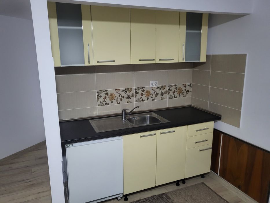 Inchiriez garsoniera