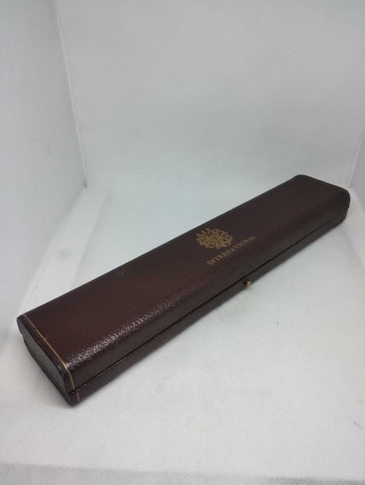 Дамски часовник IWC Classics 18- Karat gold Full Set Swiss Made 60's.