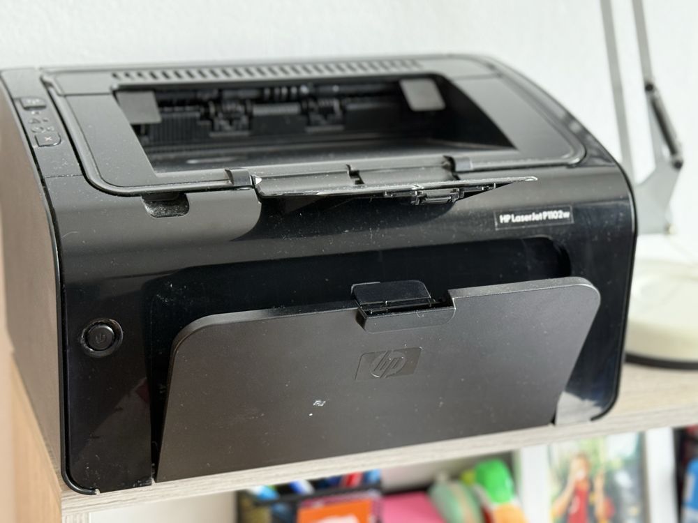HP LaserJet P1102w – лазерен принтер с Wi-Fi